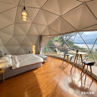 Tente dôme géodésique isolée pour l'extérieur, ignifuge, anti-UV, avec doublure thermique pour le camping, le glamping et les centres de villégiature de luxe