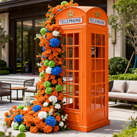 Cabine téléphonique londonienne personnalisée avec couleurs au choix, pour livre d'or audio et chemin de table fleuri, pour décoration de mariage