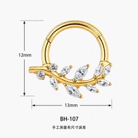 Anneau articulé en titane G23 ASTM F136 de qualité supérieure avec feuille et branche, serti de CZ AAAAA, pour piercing de septum, hélix et cartilage