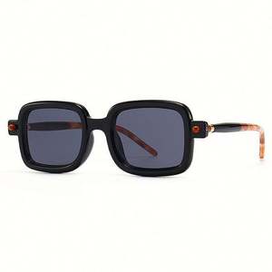 Vente en gros de lunettes de soleil classiques vintage à rivets noirs transparents, lunettes de soleil carrées de petite taille pour hommes - Product Image 3