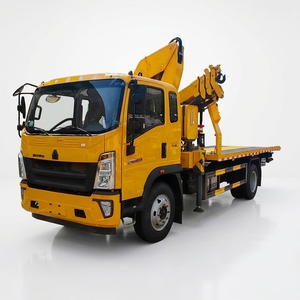 Camion de remorquage Sinotruk HOWO 5 tonnes avec grue pour le sauvetage routier et le dépannage - Product Image 1