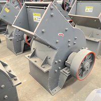 Concasseur à marteaux pour galets de rivière 200x300 Diesel Moteur pas à pas - Capacité max. 10t/h Utilisé pour le concassage de vieilles briques et de blocs de béton