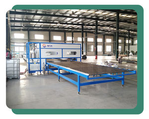 Machine de pulvérisation de colle pour panneaux de cloisonnement écologiques, panneaux de ciment, panneaux CRRC, revêtements de sol et revêtements de réservoirs d'huile - Product Image 3