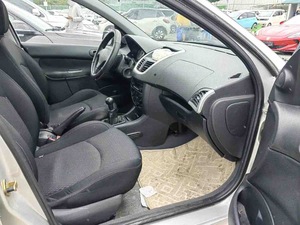 <span class=keywords><strong>Peugeot</strong></span> <span class=keywords><strong>207</strong></span> Hatchback 1.4 Premium Edition 2011, boîte manuelle, durable, robuste, excellent état, essence - Product Image 4