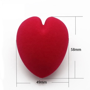 Logo personnalisé amour en forme de coeur Rose rouge sans latex éponge de maquillage mini bouffée hydrophile quantité minimale de commande bas pour l'application de maquillage - Product Image 6