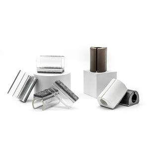 Patins de protection de sol <span class=keywords><strong>anti</strong></span>-<span class=keywords><strong>bruit</strong></span> en plastique avec base en feutre PTFE en forme de U pour pieds tubulaires de <span class=keywords><strong>chaise</strong></span> de bureau métallique - Product Image 3