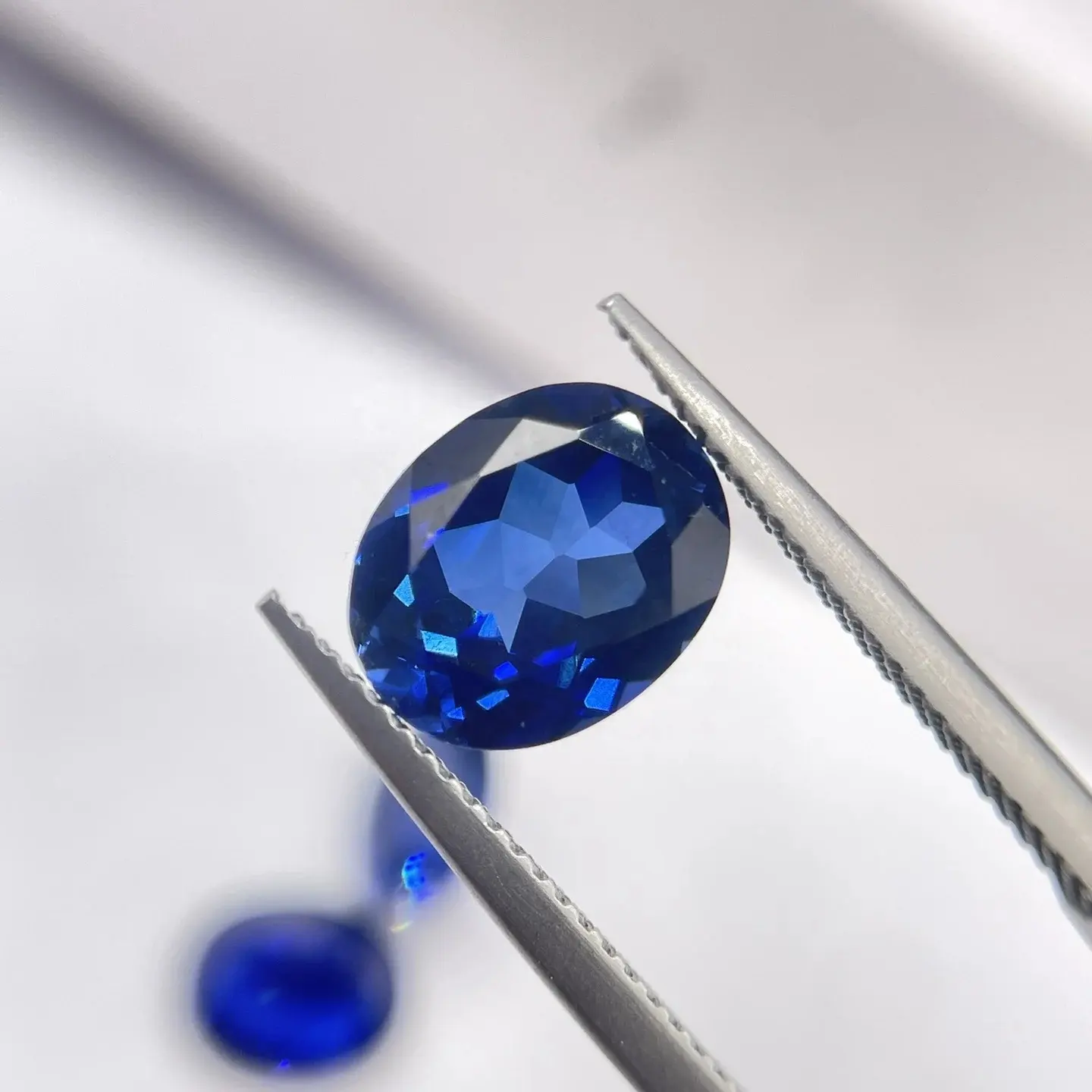 Prix de gros de pierres précieuses en vrac en stock 6*8mm, corindon de coupe ovale créé en laboratoire, saphir bleu royal