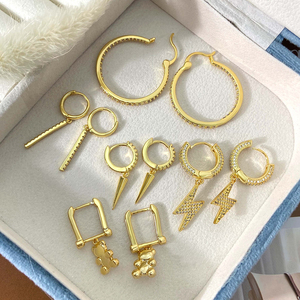 Pendientes de Aro FOXI de Plata 925 Pura con Baño de Oro y Barra Colgante de Doble Cara, Pendientes de Aro con Circonitas, Plata 925 - Product Image 4