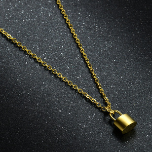 Collar con colgante de acero inoxidable de varias capas en forma de corazón, dorado, para mujer, regalo, uso diario - Product Image 4