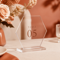 Panneau de table de mariage hexagonal personnalisé en acrylique, impression UV couleur, porte-carte de place transparent pour la décoration de réceptions et événements