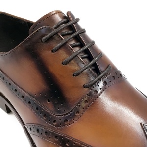 Chaussures Oxford de luxe vintage pour hommes, de haute qualité, confortables, avec perforations laser, pour mariage, automne, logo personnalisé - Product Image 5