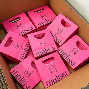 Customized Luxury Hot Pink Boutique Paper Merchandise Gift <b>Bag</b> With Die-cut Handle for Beauty Hair Salon Packaging - Product Image 2