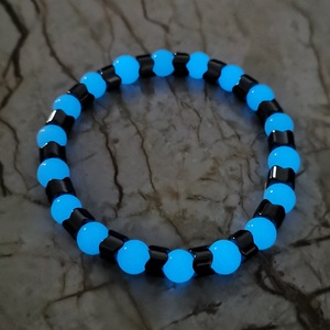 Bracelet hématite à perles lumineuses bleues de 8 MM, Europe et amérique, thérapie magnétique, Bracelets magnétiques élastiques - Product Image 5
