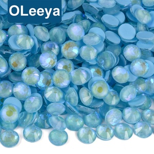 Strass en cristal lumineux AB à dos plat non thermocollant Oleeya en gros, tailles SS6-SS30, pour ongles - Product Image 1