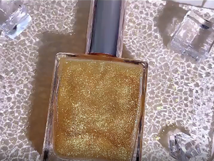 Spray Corporel Scintillant Minéral Personnalisé 30/50/100ml, Liquide Pailleté Végétalien Bio Waterproof, Crèmes Tonales Éclatantes pour le Visage et le Maquillage - Product Image 3