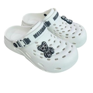 Chaussures de plage en gros pour hommes, <span class=keywords><strong>sabots</strong></span> à boucle ornementale petit ours, <span class=keywords><strong>sabots</strong></span> de jardin antidérapants à la mode en EVA, pantoufles respirantes - Product Image 4