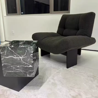   Fauteuil simple moderne en velours avec pieds en bois massif, confortable pour salon, hôtel, atelier, appartement, entrepôt
