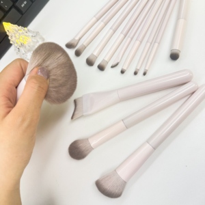 Set <span class=keywords><strong>de</strong></span> <span class=keywords><strong>Brochas</strong></span> <span class=keywords><strong>de</strong></span> <span class=keywords><strong>Maquillaje</strong></span> Rosadas, Multitamaño, Opcionales, <span class=keywords><strong>de</strong></span> Pelo Sintético Premium, <span class=keywords><strong>Brochas</strong></span> Profesionales para Aplicación <span class=keywords><strong>de</strong></span> <span class=keywords><strong>Maquillaje</strong></span> Facial Completo - Product Image 2
