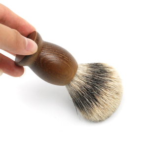 A Setole morbide di Viaggio ECO-Friendly di <span class=keywords><strong>Tasso</strong></span> Silvertip Personalizzato Piccolo <span class=keywords><strong>Barba</strong></span> di Legno <span class=keywords><strong>Pennello</strong></span> Da <span class=keywords><strong>Barba</strong></span> - Product Image 2