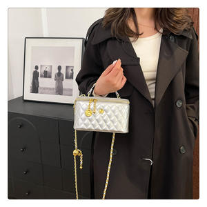 2025 nuevos bolsos de moda para mujer, bolso ligero de lujo con entramado de diamantes, bolso cuadrado para mujer, bolso de hombro tipo cubo - Product Image 2