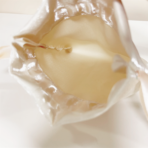 Bolsa de Embalaje para Extensiones de Cabello con Cordón de Satén de Seda Reciclable, Bolsa de Regalo con Logotipo Personalizado Impreso - Product Image 5