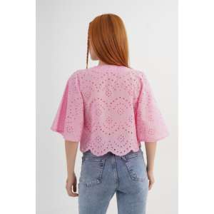 Tops Cortos Rosas al por Mayor para Mujer con Amarre Frontal y Detalle de Abertura - Product Image 1