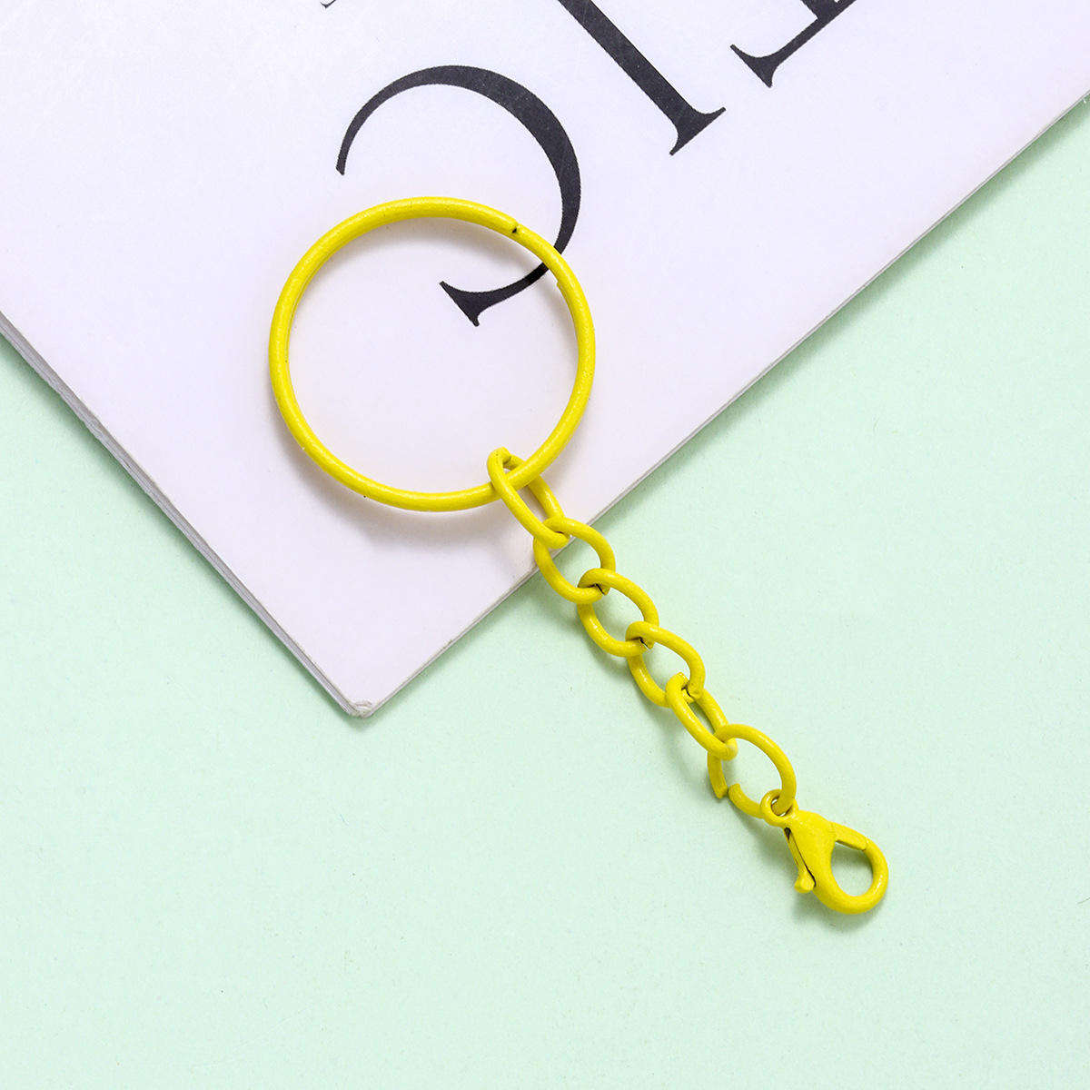 สีเหลือง