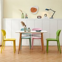 Chaise de restaurant multifonctionnelle en plastique de style nordique moderne avec dossier confortable et options personnalisables pour usage domestique et commercial