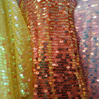 Tissu de décoration de fond brillant 5mm séquence dentelle tissu de broderie robe de mariée tissu à paillettes irisées pour jupe femme