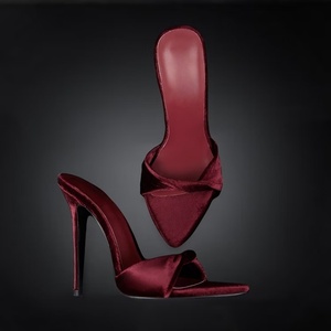 Sandalias de Tacón Alto con Punta Abierta, Elegantes Sandalias de Tacón con Estampado de Leopardo Rojo para Fiesta, Zapatos de Mujer que Encarnatan la Belleza - Product Image 2