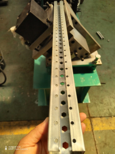 Nuova Macchina Automatica per Formatura Angolare di Soffitti in Lamiera Grecata (CU) con Motore PLC 380V Marca GUANGCHI, Velocità 30m/min - Product Image 3