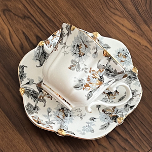 Set di tazze da caffè in ceramica stampate con fiori Vintage che servono tazza di caffè e piattino con design dorato - Product Image 3