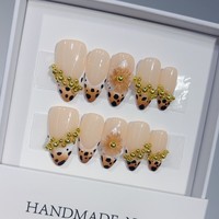 Ongles à presser pleine couverture faits à la main, motif léopard crème, avec grappe de perles dorées 3D, 10 pièces