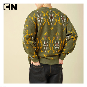 Suéter Cárdigan de Punto Jacquard con Flores Verdes, 100% Algodón, para Hombre, Certificado GRS, con Logotipo Personalizado y Cierre de un Solo Botón - Product Image 4