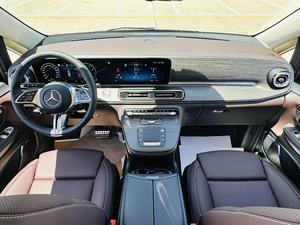 Voiture d'<span class=keywords><strong>occasion</strong></span> <span class=keywords><strong>Mercedes</strong></span>-Benz V-Class V300L 2024, version luxe à empattement long, MPV avec hybride léger 48V et autonomie de 500 km, presque neuve - Product Image 4