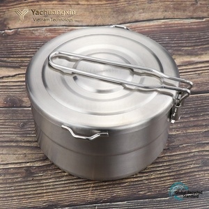 Casserole de camping en acier inoxydable avec couvercle, finition brossée, design minimaliste pour une utilisation en extérieur, compatible avec les cuisinières à gaz et à induction - Product Image 5