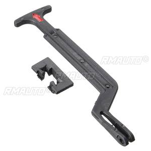 1 ud. Manija de liberación del capó negra 3B0823593 para VW Passat B5 B5.5 1998 1999 2000 2001 2002 2003 2004 - Product Image 2
