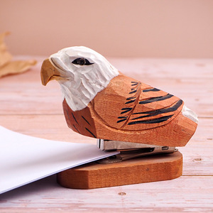shengx Encuadernador de libros de madera, productos culturales de animales, papelería, engrapadora para estudiantes, removedor de clavos portátil de dibujos animados, artículos para el hogar - Product Image 4