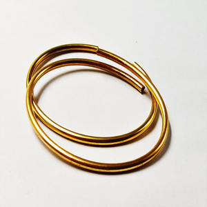 วี ฟอก สร้อยข้อมือทองคำ 18K รูปใบโคลเวอร์สี่แฉกสำหรับผู้หญิง สไตล์คลาสสิก ประดับด้วยไวท์ฟริทิลลารีและเรดอะเกต เครื่องประดับชั้นดี - Product Image 2