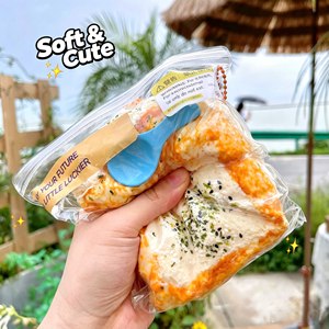 Juguete Antiestrés de Silicona Suave con Forma de Comida, Juguete Sensorial de Rebote Lento, Relajante para Escritorio, Marca QY Toast Squishy - Product Image 3