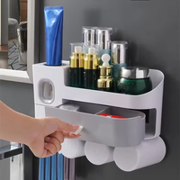 BETTERWAY Porte-brosse à dents mural moderne en ABS avec 3 gobelets Modèle BTW10-315-02