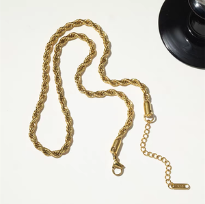 MICCI Bracciale e Collana a Catena Intrecciata in Acciaio Inossidabile 316L Placcato Oro 18K PVD di Alta Qualità - Product Image 4