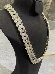 Cadena de eslabones unisex de 18 mm, estilo hip-hop, popular, con moissanita VVS, chapada en oro de 22k sobre plata de ley - Product Image 5