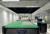 Machine de découpe de cuir véritable CNC 3030 à couteau oscillant avec caméra HD à haute résolution et positionnement visuel par projection