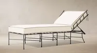 Chaise longue d'extérieur moderne et pliable, durable, avec dossier enveloppant, cadre en métal noir, coussin à bords côtelés, pour bord de piscine