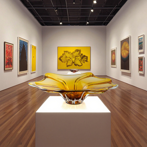 Bol en verre ambré de Murano, design sculpté en forme de fleur. Idéal pour <span class=keywords><strong>la</strong></span> décoration intérieure, l'affichage artistique, l'ajout de chaleur naturelle. - Product Image 2