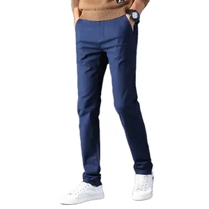 Knappe En Slanke Mannen Pak Chino Broek