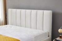 Cama Moderna Tapizada con Almacenamiento, Cama Tapizada Personalizada con Rayas Beige, Estructura de Cama de Madera de Lujo Personalizada en Tamaño King Size