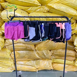 Pantaloni e Shorts da Yoga per Donna all'Ingrosso - Semplici e Comodi - Product Image 1