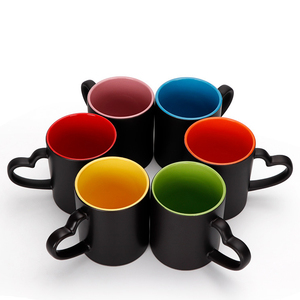 Mug magique noir personnalisé avec logo, 11 oz, <span class=keywords><strong>tasse</strong></span> en céramique sensible à la <span class=keywords><strong>chaleur</strong></span> avec poignée en forme de cœur pour cadeaux promotionnels en gros - Product Image 3